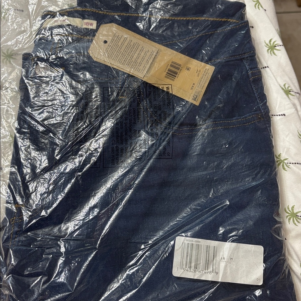 Levi's Deep Blue Denim Jeans 711 Skinny